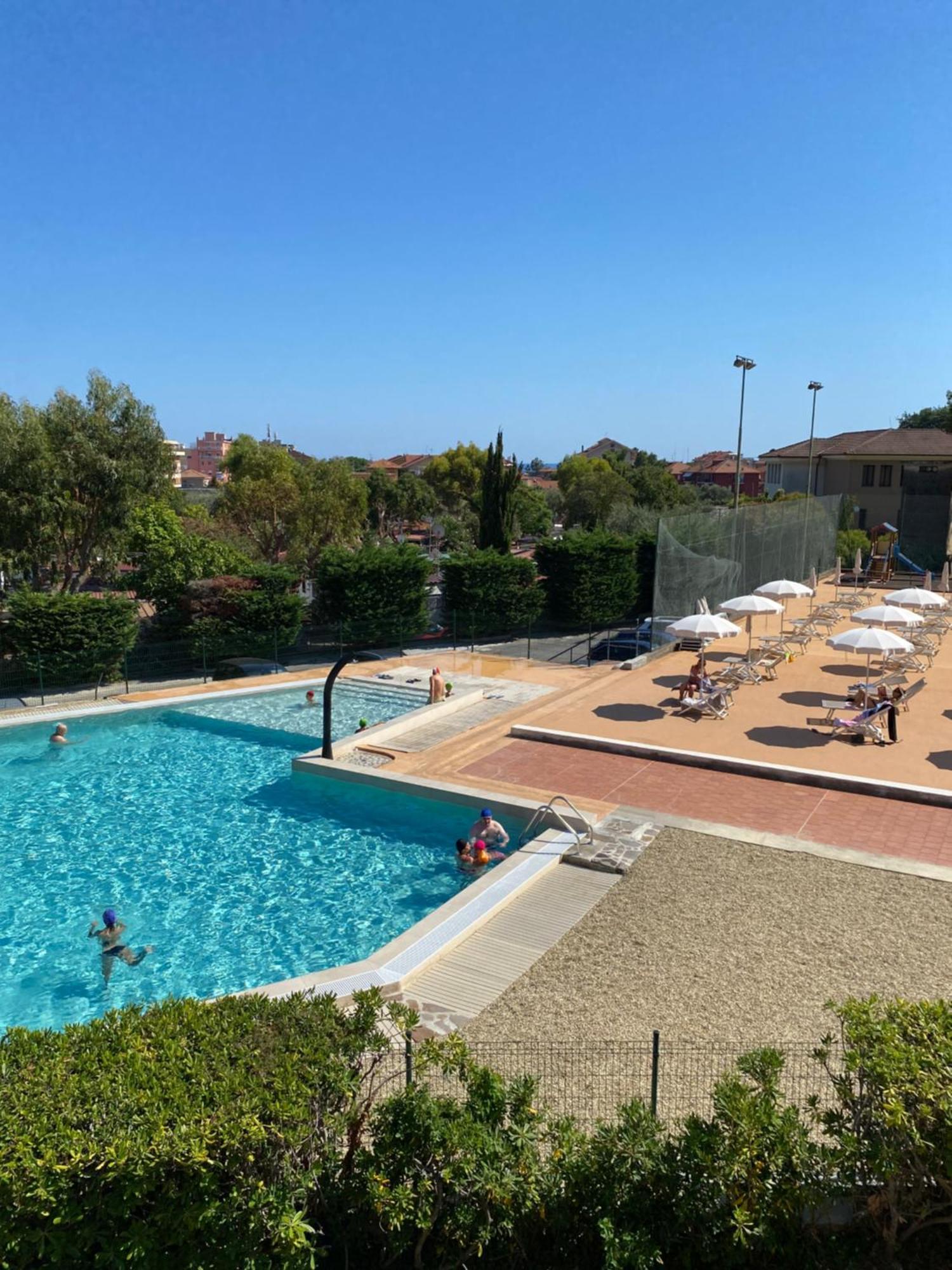 Il Borgo Della Rovere San Bartolomeo Al Mare Bagian luar foto
