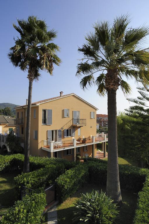 Il Borgo Della Rovere San Bartolomeo Al Mare Bagian luar foto